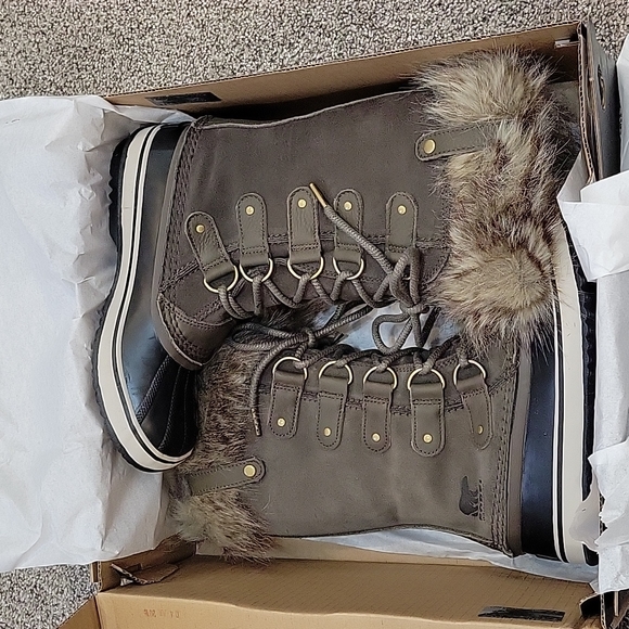 Women's Sorel Joan of Artic Boots - Picture 10 of 11